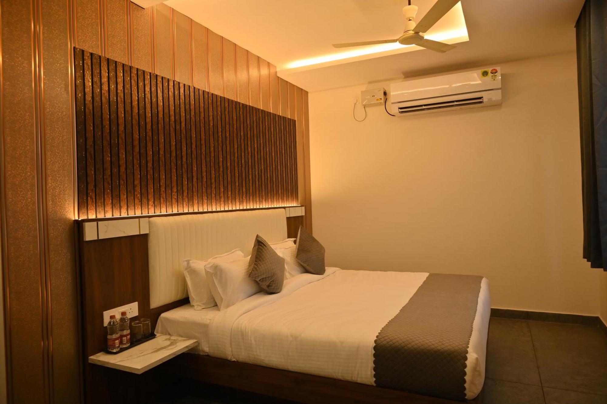 Hotel Shri Devi Comforts Inn Bhatkal Ngoại thất bức ảnh